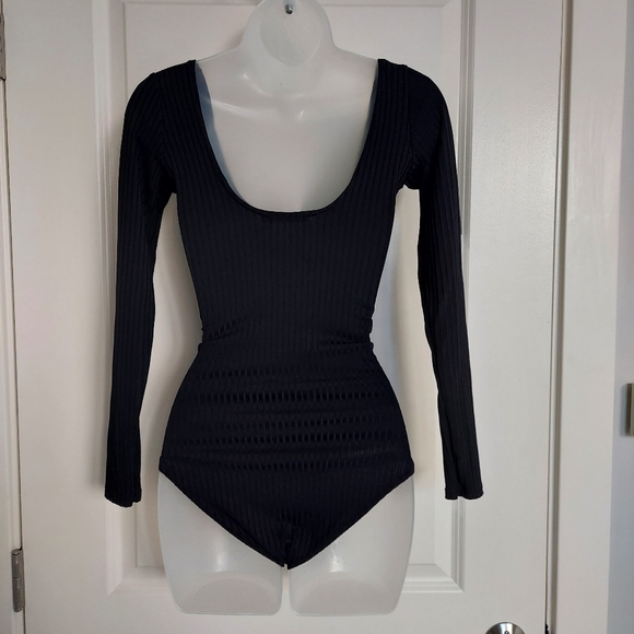 Boohoo Lace Up Rib Bodysuit - Picture 6 of 10